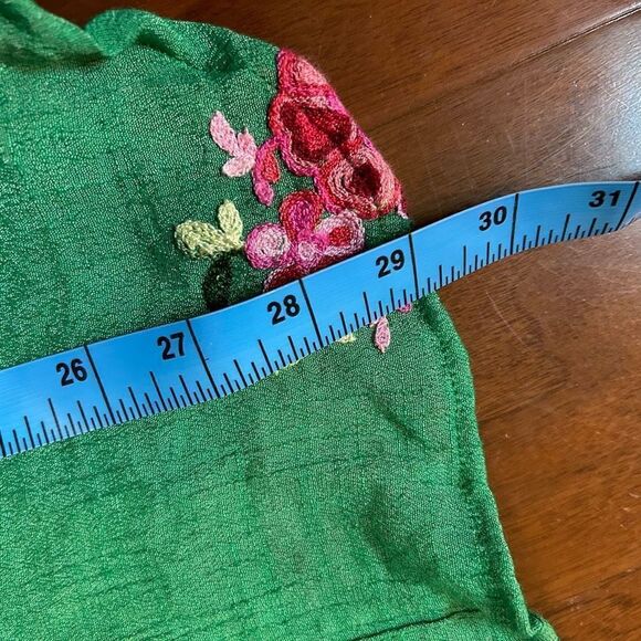 Fig and Flower embroidered green flowered‎ long sleeve top in medium - Picture 7 of 11